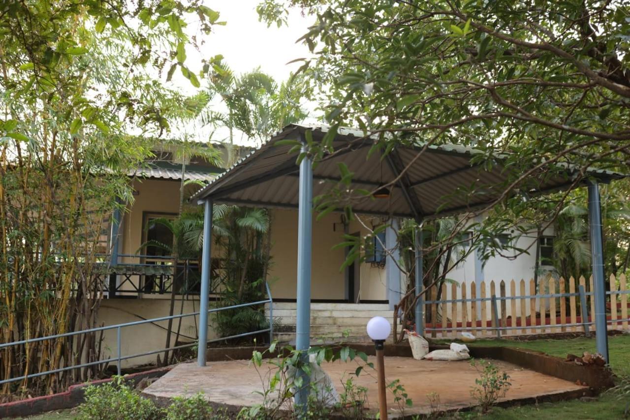 Nisarg Farm Mulshi Panzió Kültér fotó